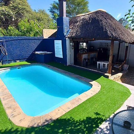 Kate'S Nest Guesthouse & Backpackers Windhoek Exterior foto